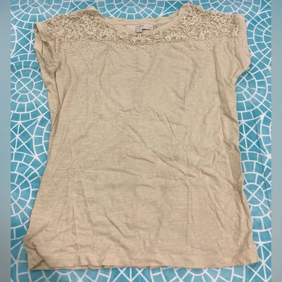 💛TODAY***$15***Ann Taylor Loft beige t-shirt with sheer neck and sleeves - Picture 2 of 5